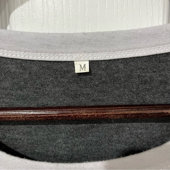 Grey short sleeve t shirt with white around neck and sleeves size medium - Picture 3 of 9